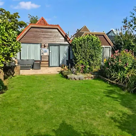 Ferienhaus Spacious Nature Escape, House For 6 Near Amsterdam & Sea *